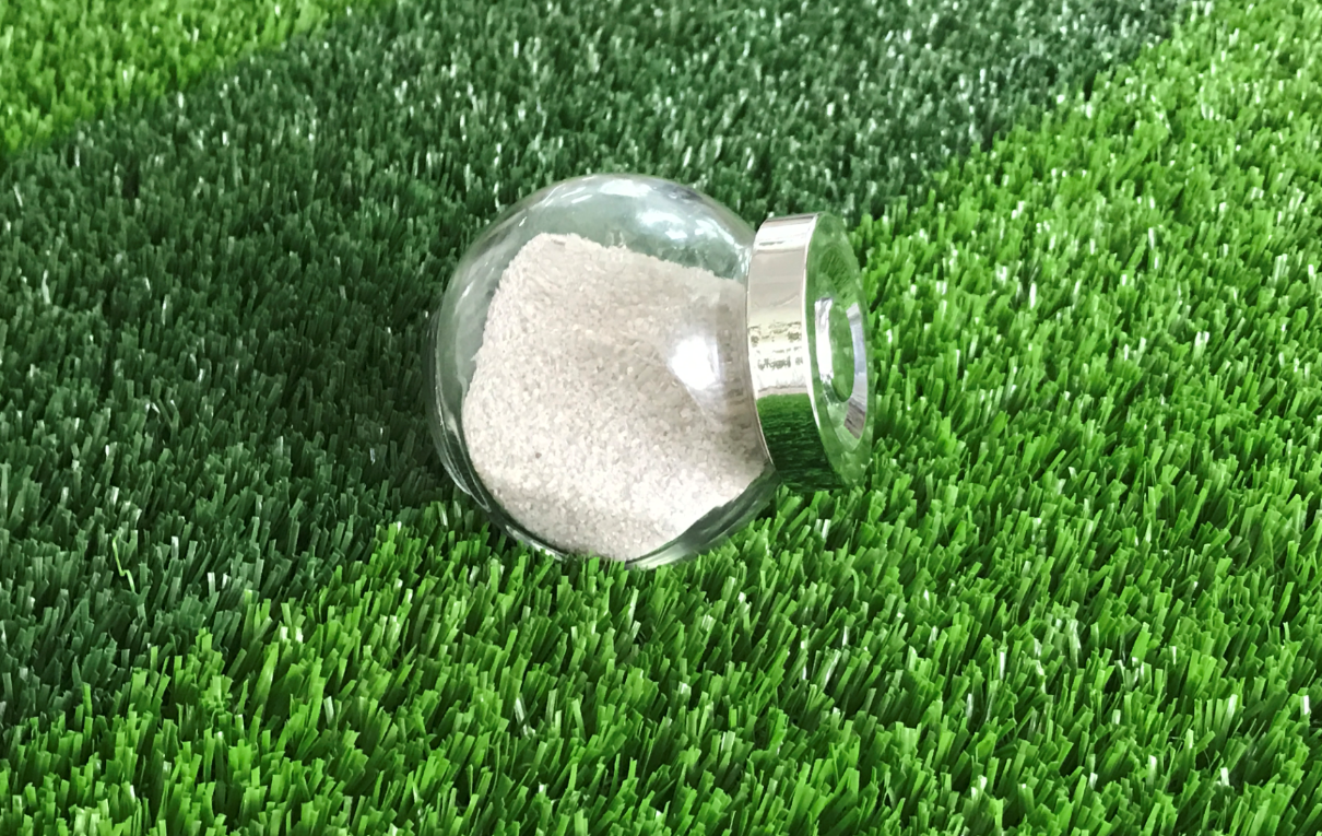 球場(chǎng)選擇免填充人造草坪好還是填充人造草坪好呢？