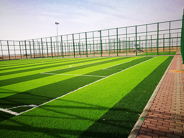 人造草坪和自然草坪相比的優(yōu)勢(shì)是什么