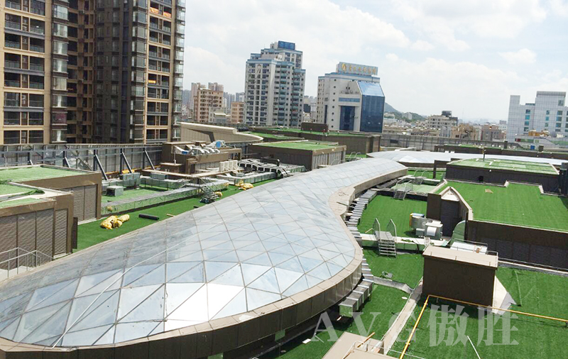 屋頂綠化為什么人造草坪比天然草更適合呢？有什么特點(diǎn)