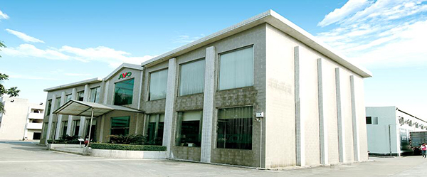 人造草坪廠家該怎樣去尋找呢？互聯(lián)網(wǎng)還是線下呢？