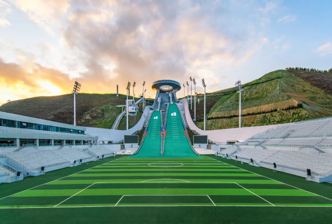 國(guó)家跳臺(tái)滑雪中心“雪如意”榮膺2022-2023年度魯班獎(jiǎng)