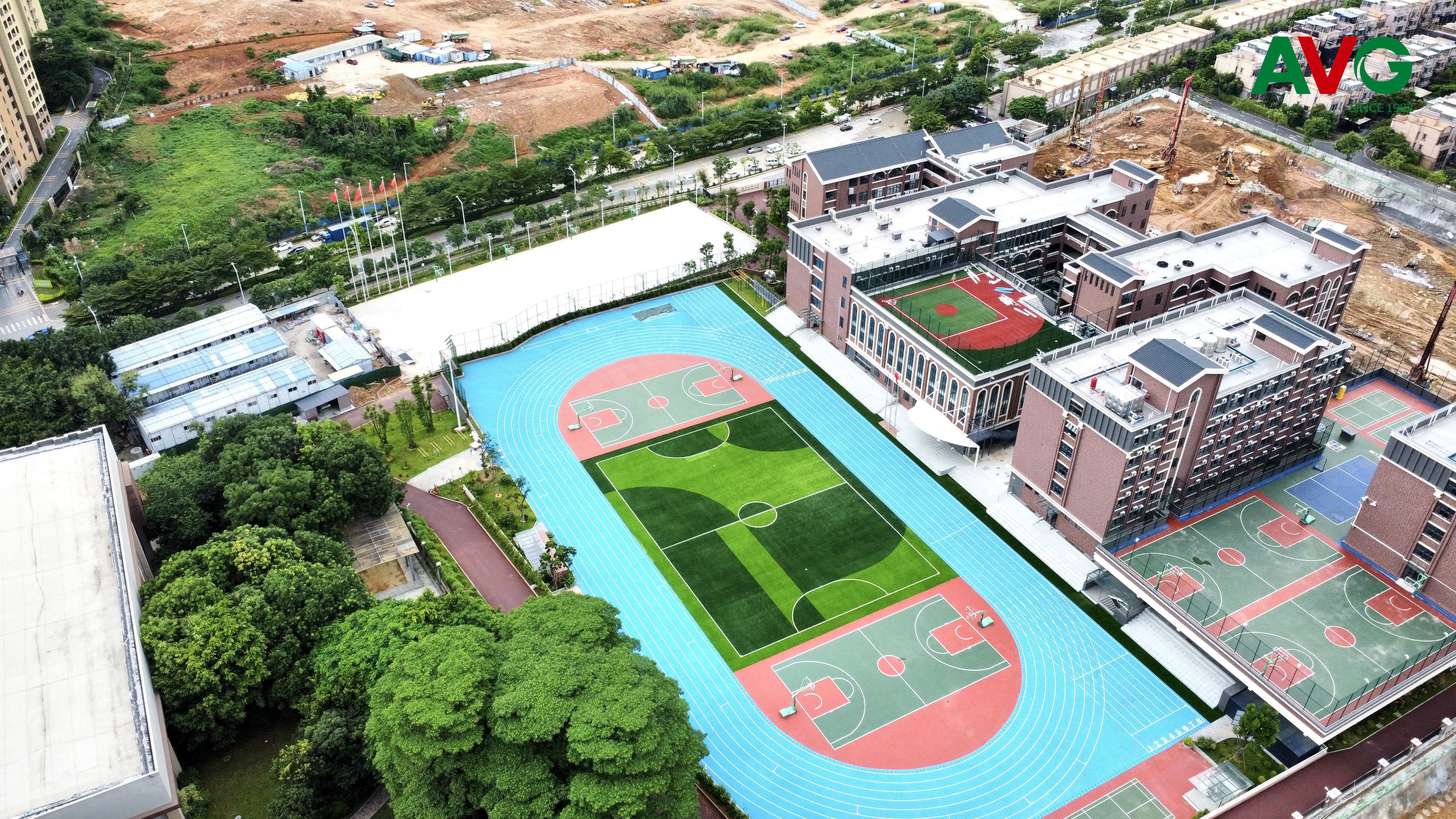 傲勝案例|東莞市海逸外國(guó)語(yǔ)學(xué)校運(yùn)動(dòng)場(chǎng)驚艷亮相！