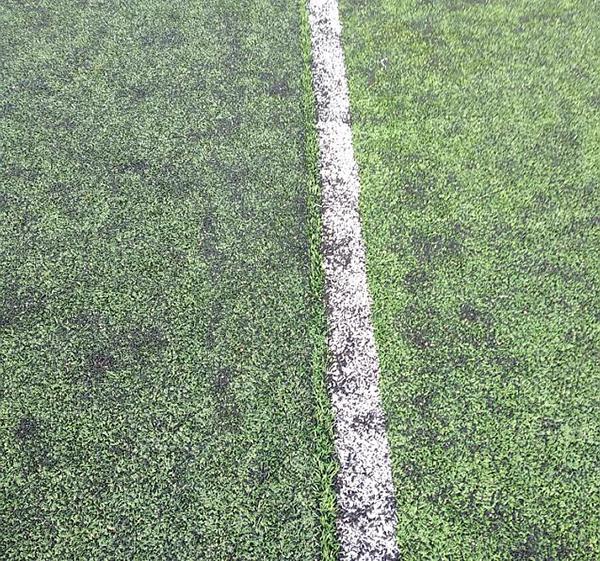 <a href='/product/' class='keys' title='點擊查看關于人造草坪的相關信息' target='_blank'>人造草坪</a>接縫