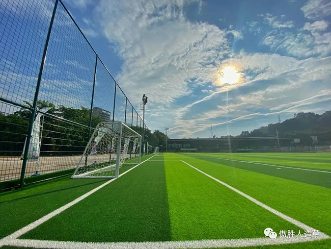 <a href='/product/' class='keys' title='點擊查看關于人造草坪的相關信息' target='_blank'>人造草坪</a>場地